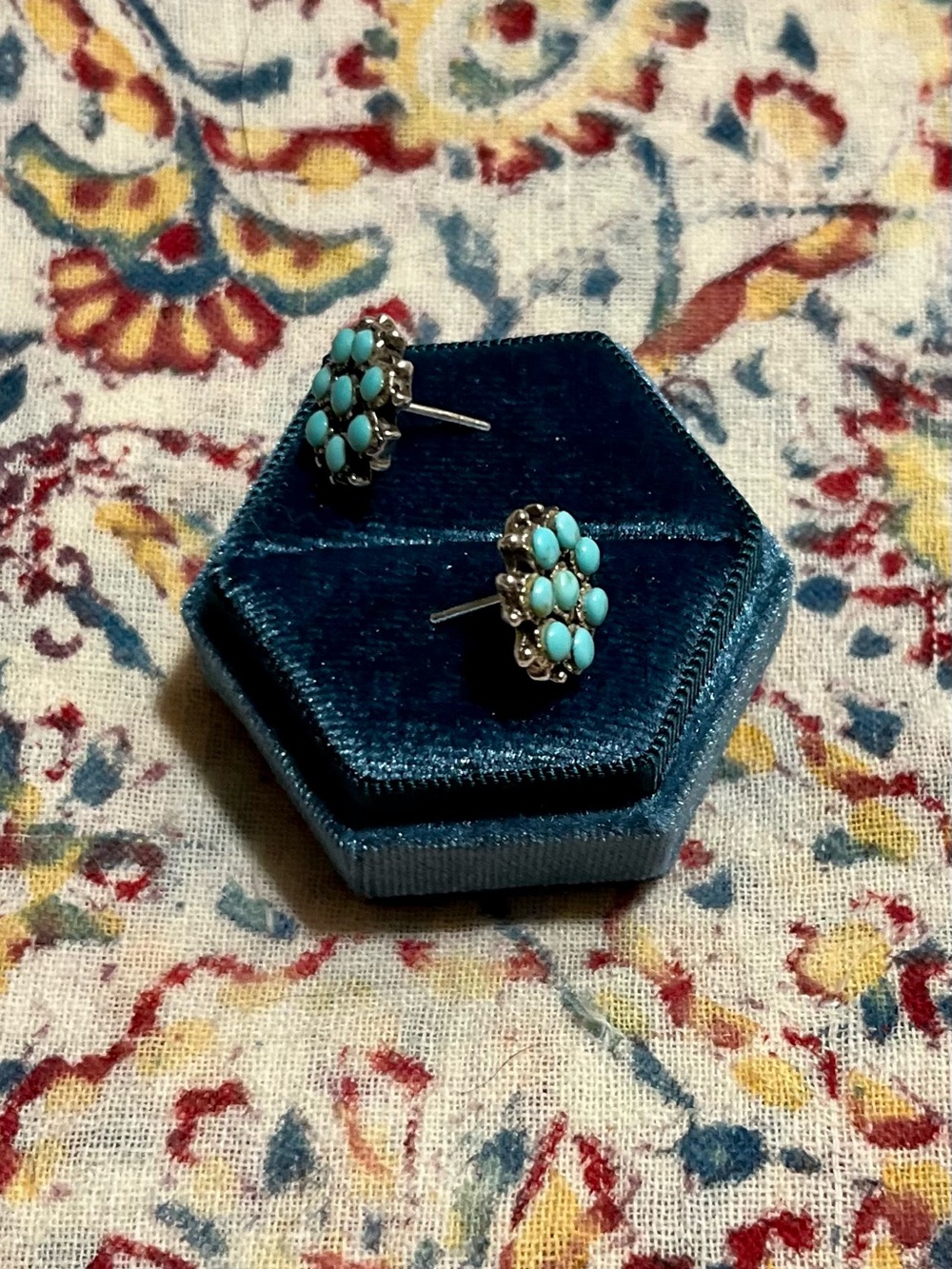 Zuni turquoise sterling silver cluster stud earrings - Picture 2 of 4